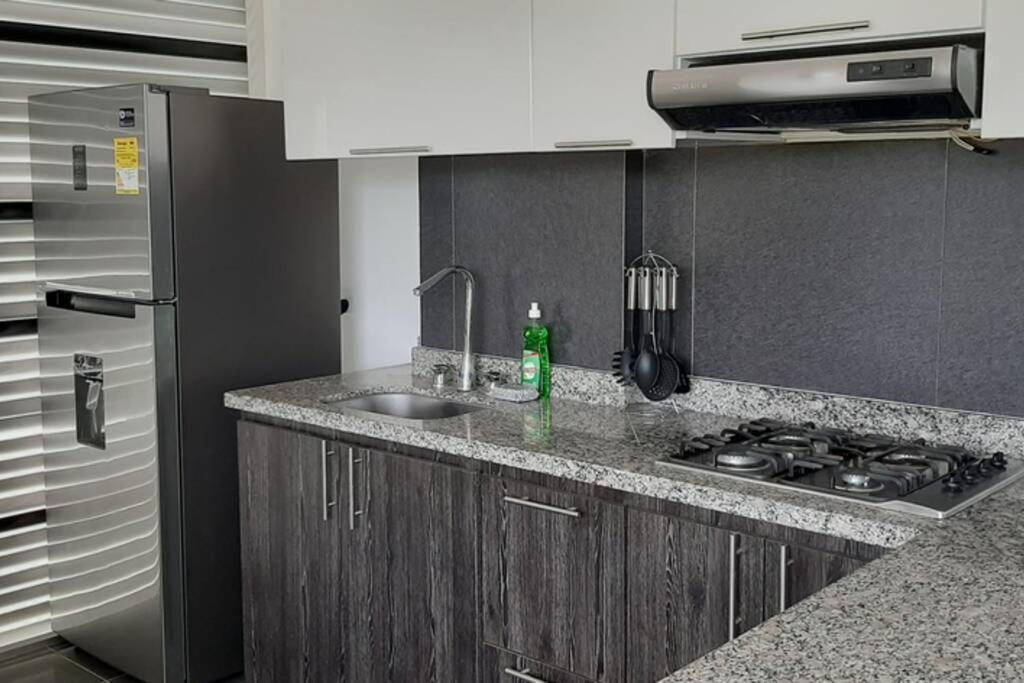 Apto Completo En Edif. Merlot-Cerca Al Wt.Center Ibagué Buitenkant foto